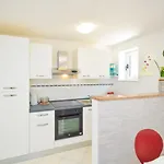 아파트 Slavica-1 By Interhome 트로기르