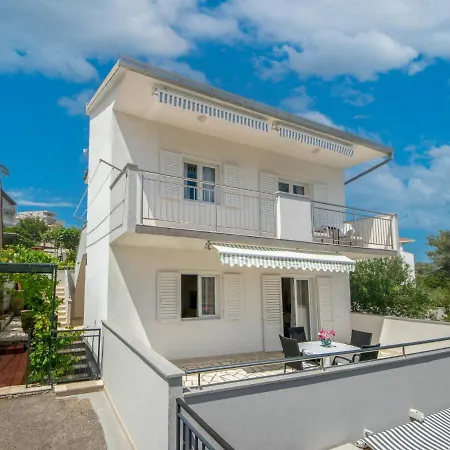 Appartement Slavica-1 By Interhome