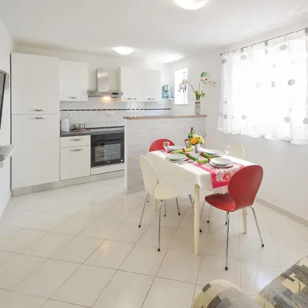 Slavica-1 By Interhome Appartement